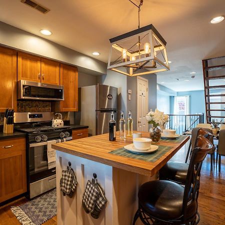 Cozy Townhouse Downtown W/ Game Room & Rooftop Baltimore Buitenkant foto