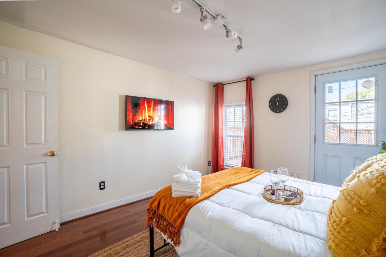 Cozy Townhouse Downtown W/ Game Room & Rooftop Baltimore Buitenkant foto