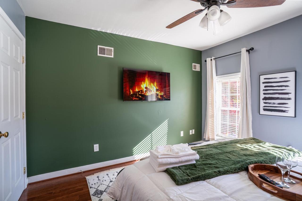 Cozy Townhouse Downtown W/ Game Room & Rooftop Baltimore Buitenkant foto