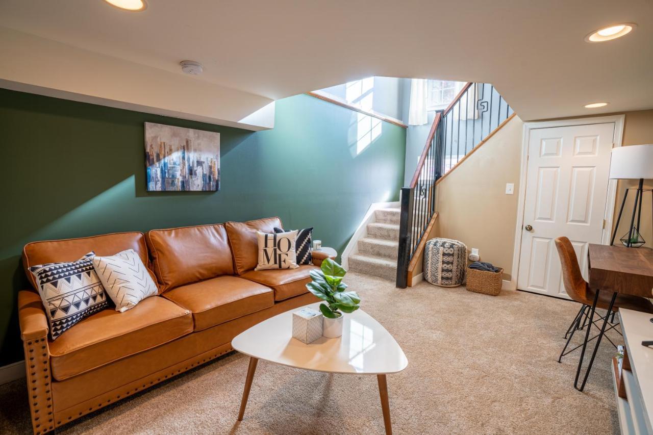 Cozy Townhouse Downtown W/ Game Room & Rooftop Baltimore Buitenkant foto